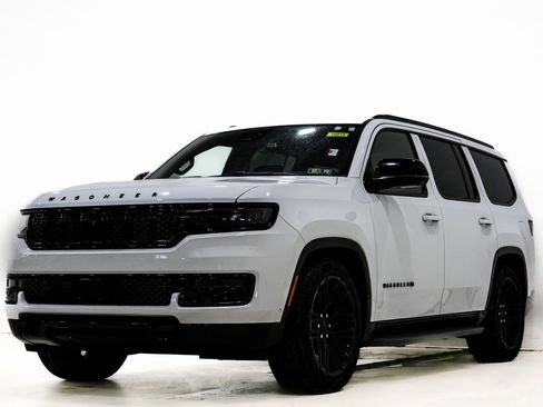 Used 2023 Jeep Wagoneer Series II w/ Convenience Group I image 3