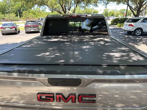 Used 2024 GMC Sierra 1500 Denali w/ Technology Package AWD/4WD image 9