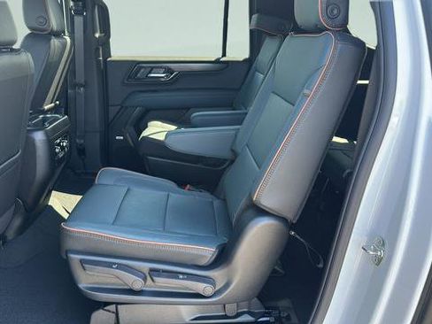 New 2026 GMC Yukon XL AT4 w/ AT4 Premium Package AWD/4WD image 18