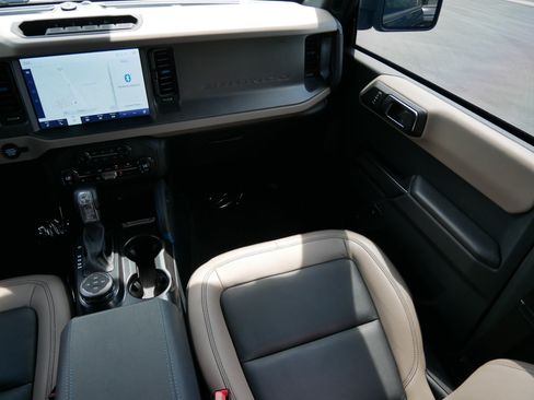 Used 2024 Ford Bronco Wildtrak AWD/4WD image 10