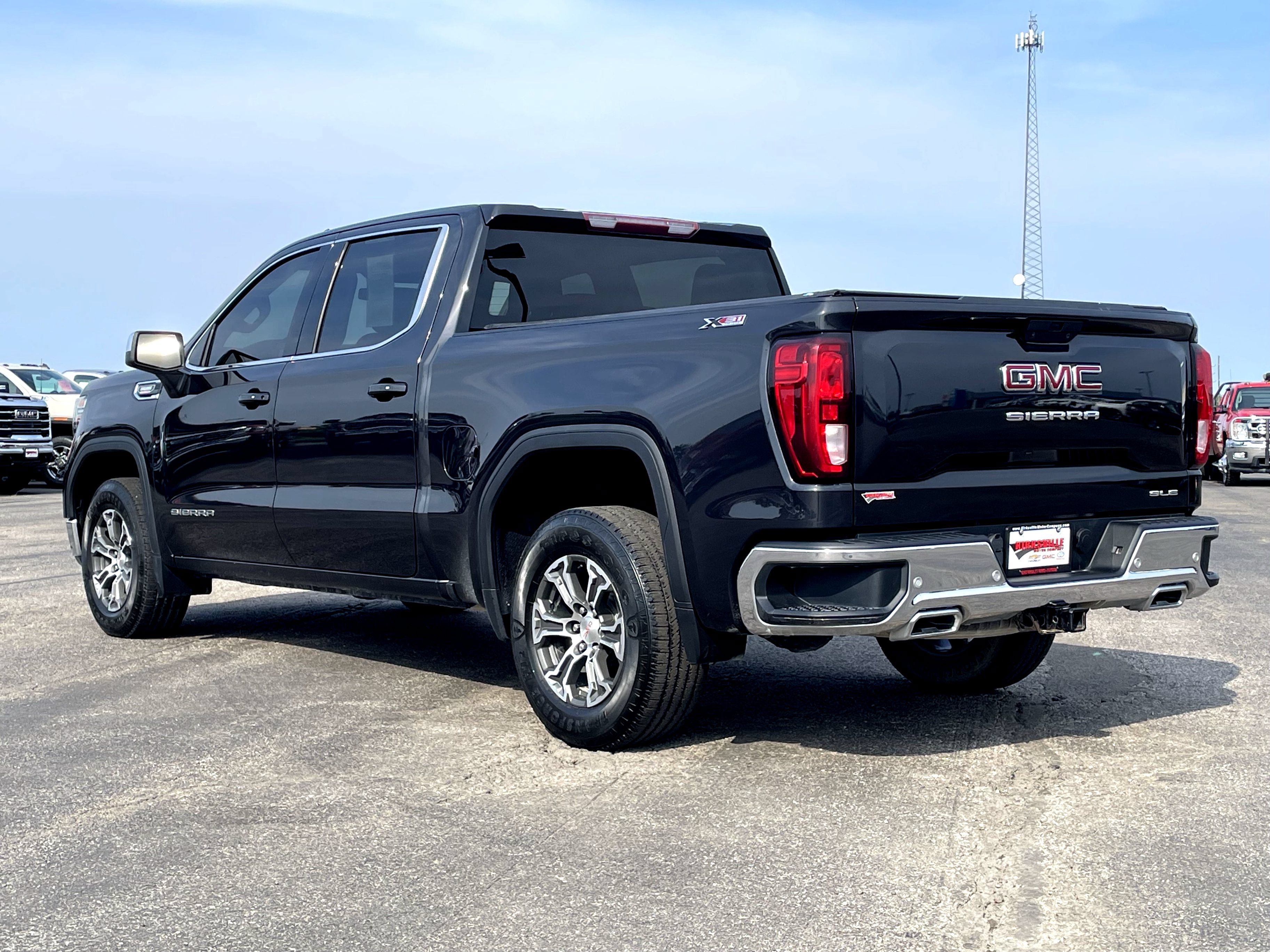 Used 2020 GMC Sierra 1500 SLE w/ SLE Value Package AWD/4WD image 7
