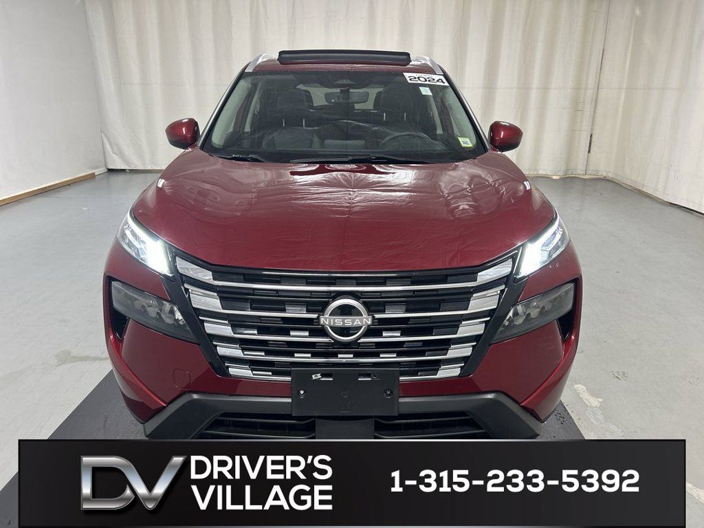 Used 2024 Nissan Rogue SV w/ SV Premium Package AWD/4WD image 3