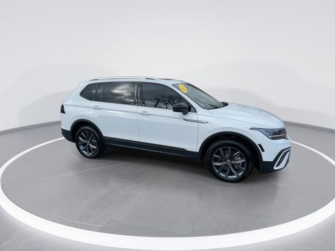 Used 2022 Volkswagen Tiguan SE image 24