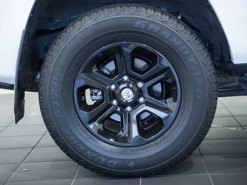 Used 2023 Toyota 4Runner SR5 Premium w/ Moonroof Package RWD image 17