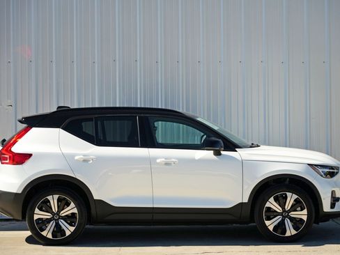 Used 2023 Volvo XC40 Recharge Plus w/ Protection Package Premier image 52
