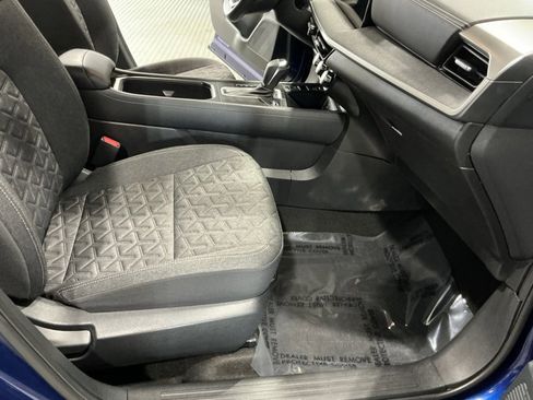 Used 2025 Nissan Kicks SV image 16