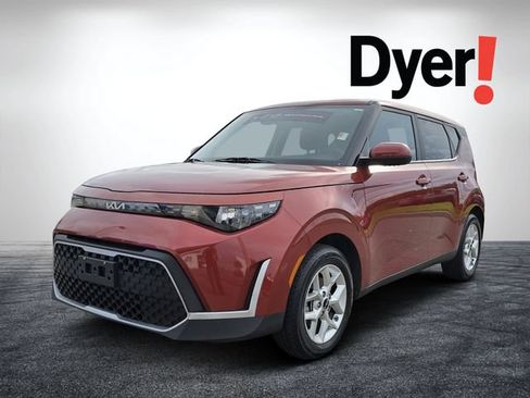 Certified 2023 Kia Soul LX w/ LX Technology Package FWD image 8