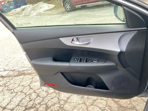 Certified 2024 Kia Forte LXS w/ LXS Technology Package image 21