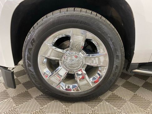 Used 2019 Chevrolet Suburban Premier image 4