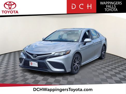 Used 2023 Toyota Camry SE w/ Cold Weather Package AWD/4WD image 1