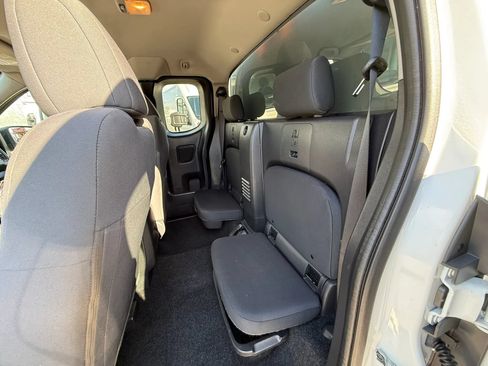 Used 2022 Nissan Frontier S RWD image 6