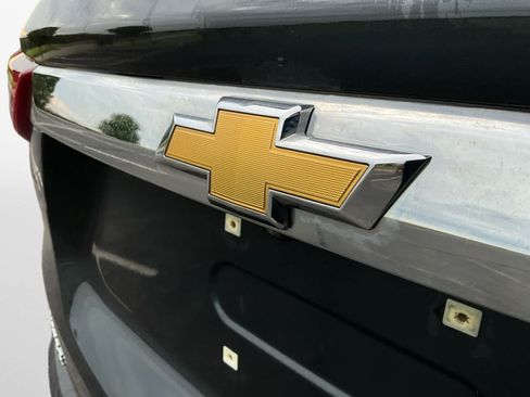 Used 2019 Chevrolet Traverse LT FWD image 14