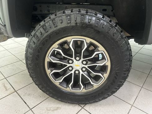 Used 2022 Chevrolet Colorado ZR2 AWD/4WD image 14