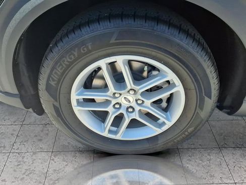 New 2026 Ford Explorer Active RWD image 4