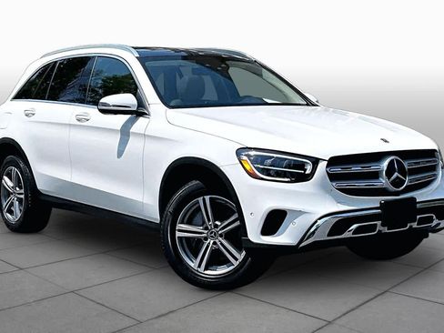 Certified 2022 Mercedes-Benz GLC 300 4MATIC w/ Driver Assistance Package image 3