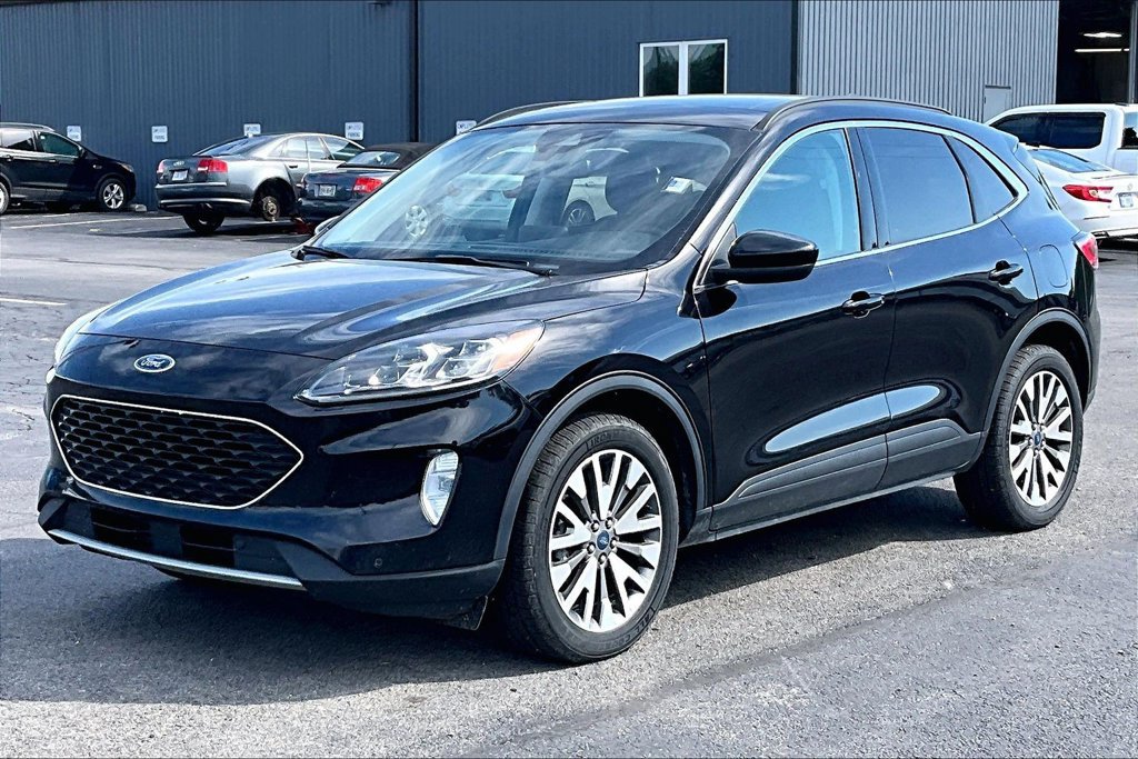 Used 2022 Ford Escape Titanium AWD/4WD image 2