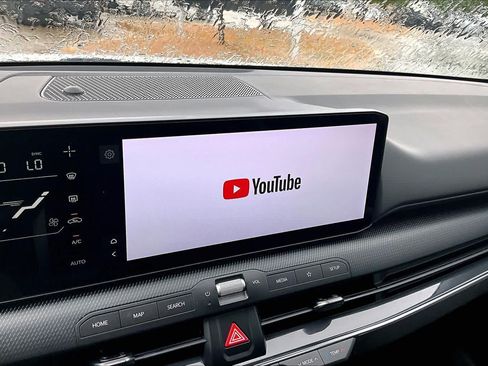 Used 2025 Kia K4 GT-Line w/ GT-Line Premium Package FWD image 35