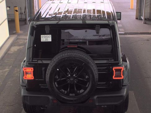 Used 2025 Jeep Wrangler Unlimited Sahara image 5