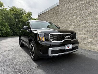 Used 2024 Kia Telluride S w/ S Sunroof Package