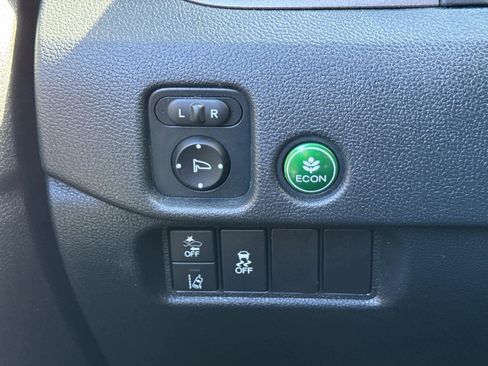 Used 2022 Honda Pilot Sport image 23