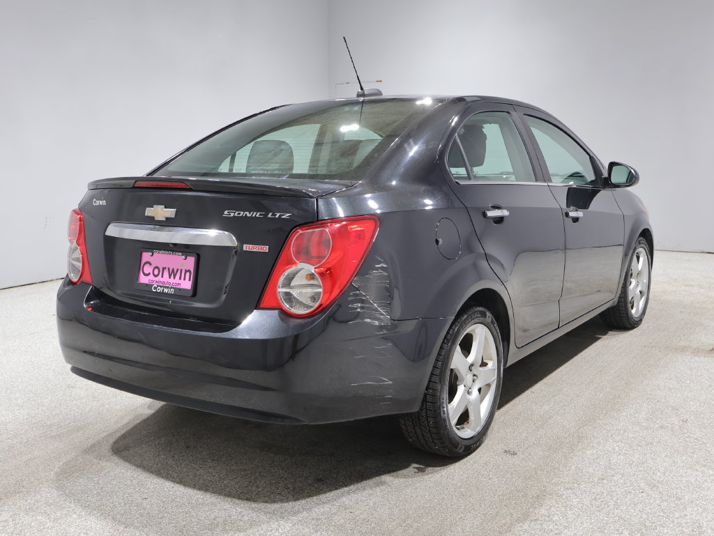 Used 2015 Chevrolet Sonic LTZ FWD image 2