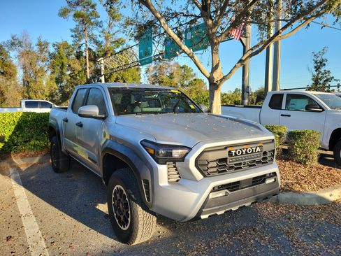 Used 2024 Toyota Tacoma TRD Off-Road image 30
