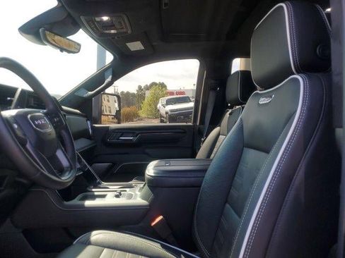 Used 2026 GMC Sierra 2500 AT4X image 17