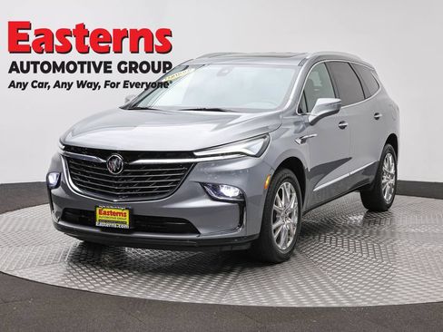 Used 2023 Buick Enclave Essence w/ Experience Buick Package FWD image 1