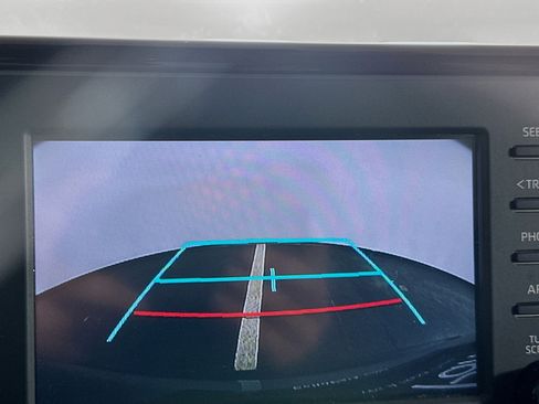 Used 2021 Toyota RAV4 LE image 22