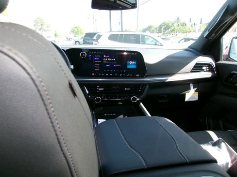 New 2026 Chevrolet Tahoe Premier w/ Sun And Tow Package AWD/4WD image 15