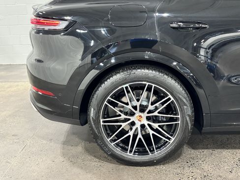 New 2026 Porsche Cayenne E-Hybrid Coupe AWD/4WD image 36