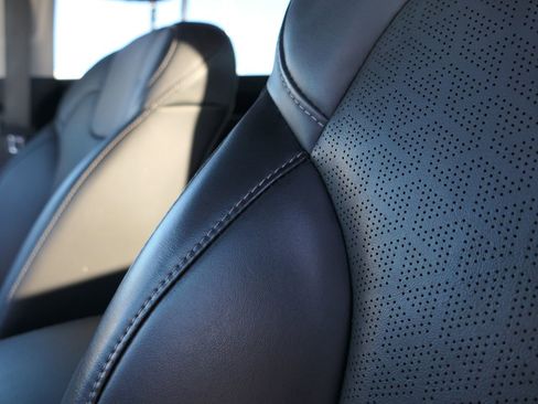 Used 2023 Kia Sorento EX image 12