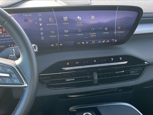 Used 2025 Buick Enclave Preferred image 9