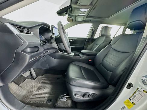 Used 2025 Toyota RAV4 XLE Premium w/ Weather Package image 15