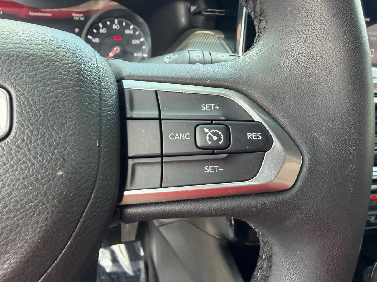 Used 2024 Jeep Compass Latitude w/ Convenience Group AWD/4WD image 28
