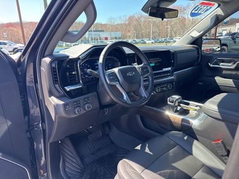 Used 2023 Chevrolet Silverado 1500 LT Trail Boss w/ Convenience Package II image 10