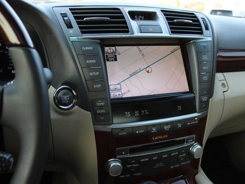 Used 2011 Lexus LS 460 w/ Luxury Value Edition image 18