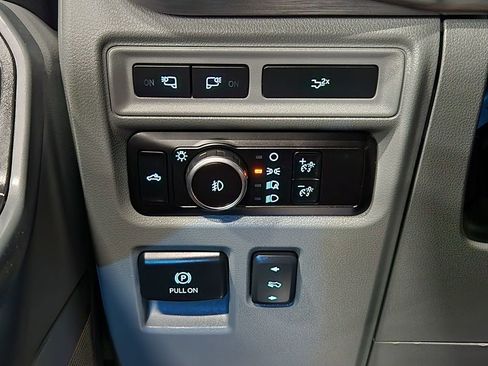 Used 2023 Ford F150 Lariat w/ Trailer Tow Package image 42