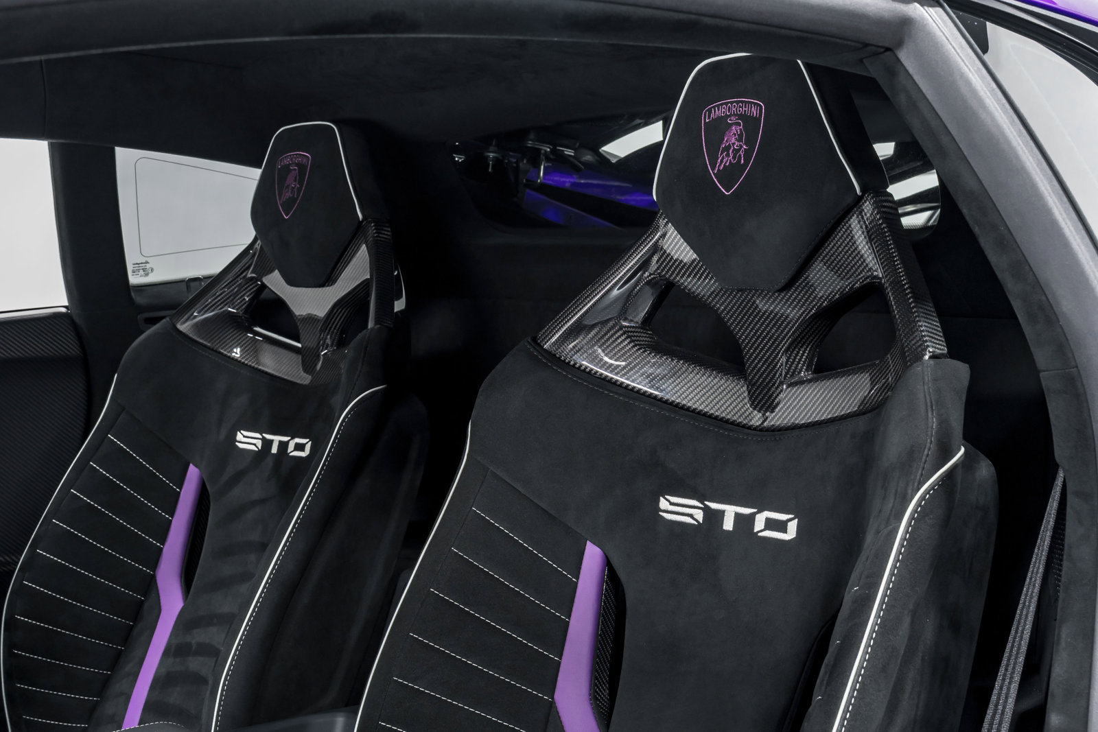 Used 2023 Lamborghini Huracan STO RWD image 19