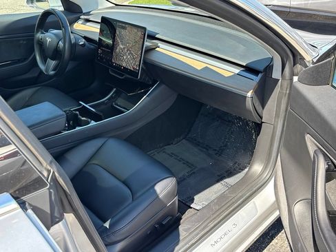 Used 2018 Tesla Model 3 Long Range RWD image 31