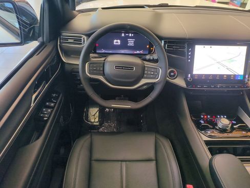 New 2026 Jeep Grand Wagoneer L Limited AWD/4WD image 17