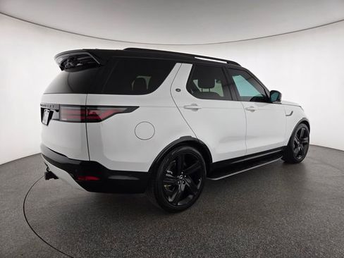 Certified 2025 Land Rover Discovery Dynamic SE AWD/4WD image 2