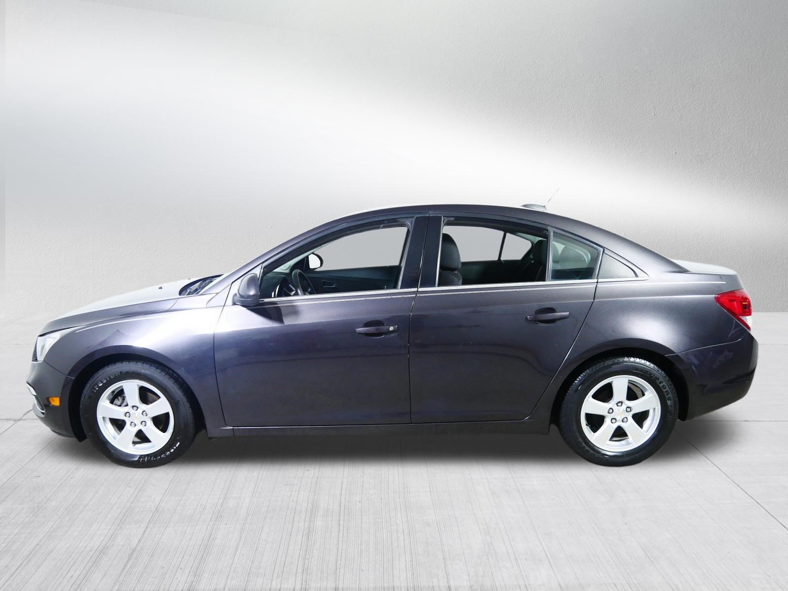 Used 2016 Chevrolet Cruze LT FWD image 4