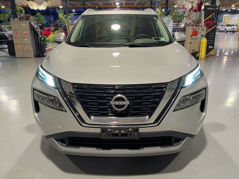 Used 2023 Nissan Rogue SV w/ SV Premium B Package AWD/4WD image 3