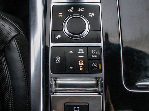 Used 2016 Land Rover Range Rover Sport HSE image 28