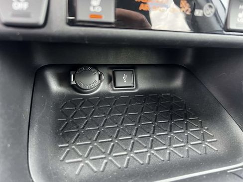 Used 2021 Toyota RAV4 XLE w/ Convenience Package AWD/4WD image 31