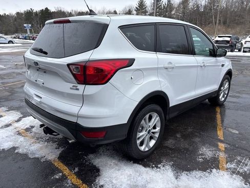 Used 2019 Ford Escape SE image 11