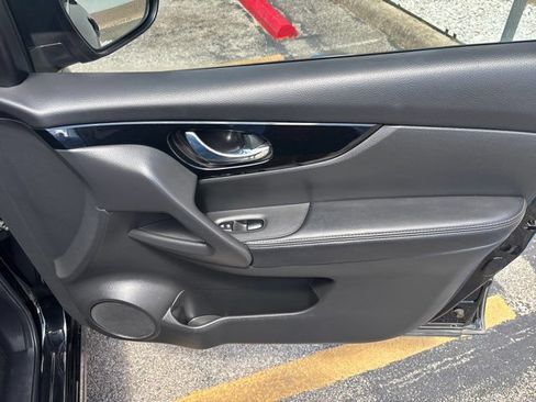 Used 2019 Nissan Rogue Sport SV w/ Technology Package FWD image 58