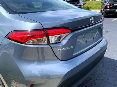 Used 2024 Toyota Corolla LE FWD image 4