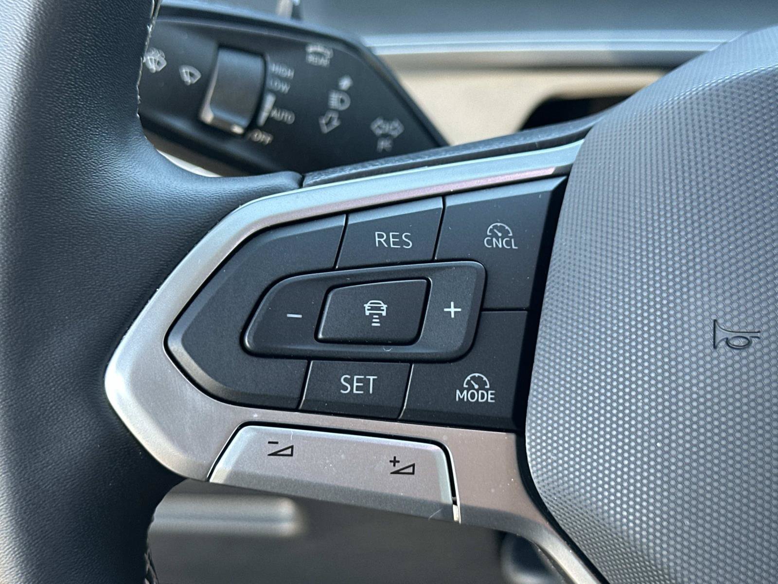 Certified 2026 Volkswagen Tiguan SE FWD image 9